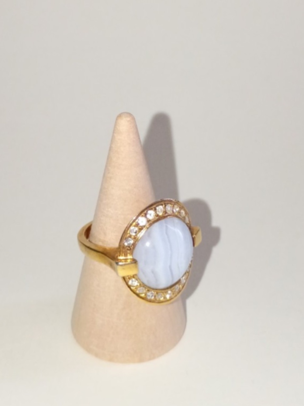Size 6 VTG Blue Lace Agate with Surrounding Crystals Gold Tone Statement Ring